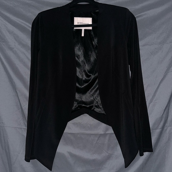 BCBGeneration Jackets & Blazers - BCBG open front high low blazer